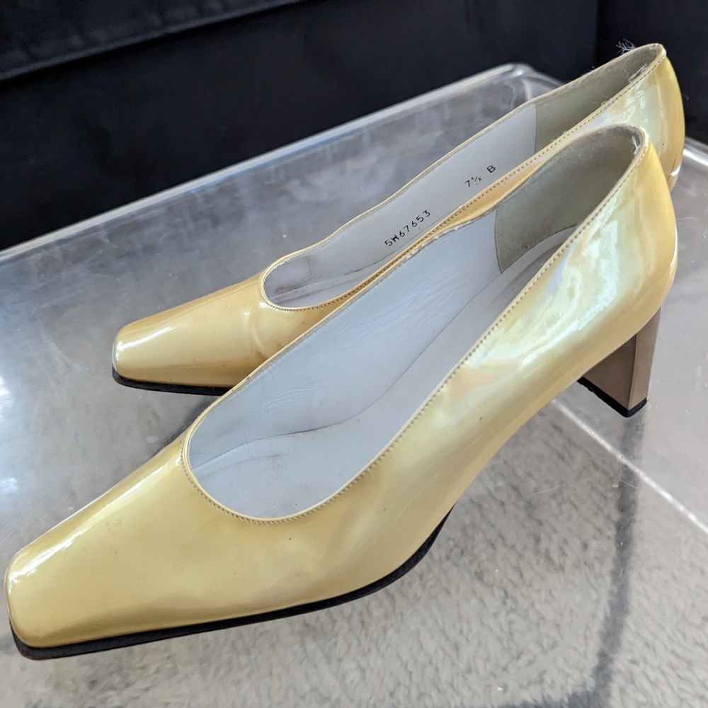 STUART WEITZMAN Vintage Square Toe Champagne Quasar Patent pumps